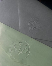 Cargar imagen en el visor de la galería, Sello en Relieve