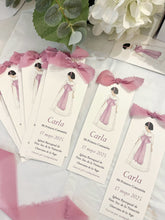 Cargar imagen en el visor de la galería, Recordatorio comunión Niña de espaldas